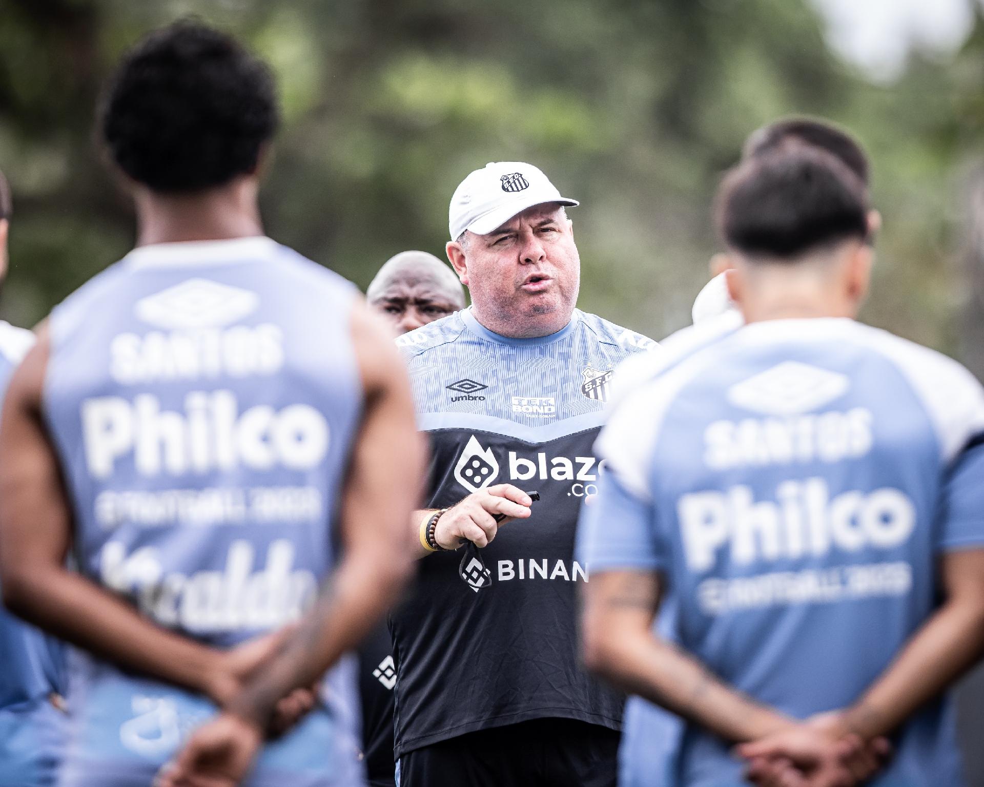 Único invicto no Brasileiro, Palmeiras empata com Santos na Vila Belmiro e  amplia série sem derrotas em clássicos – Palmeiras