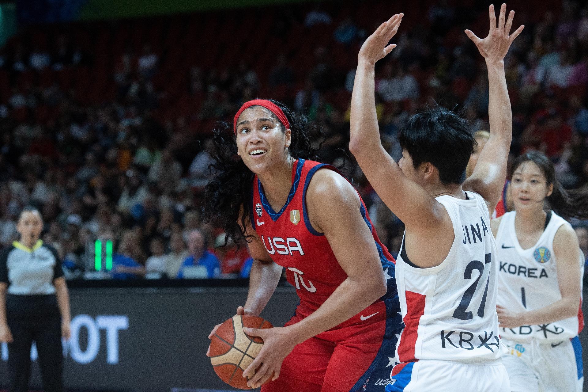 Jogador De Basquetebol Fêmea Na Ação Durante O Fósforo De Basquetebol  COREIA Contra GRÉCIA Imagem Editorial - Imagem de coreia, meninas: 139720040