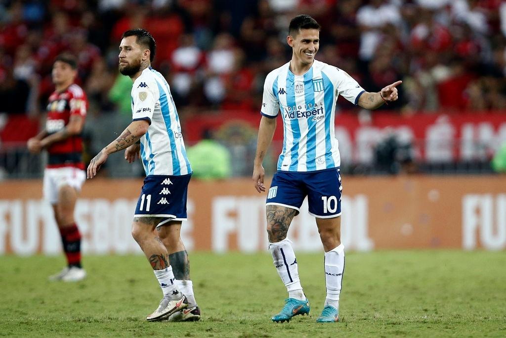 Ônibus do Racing se envolvem em acidente antes de jogo contra o Fla