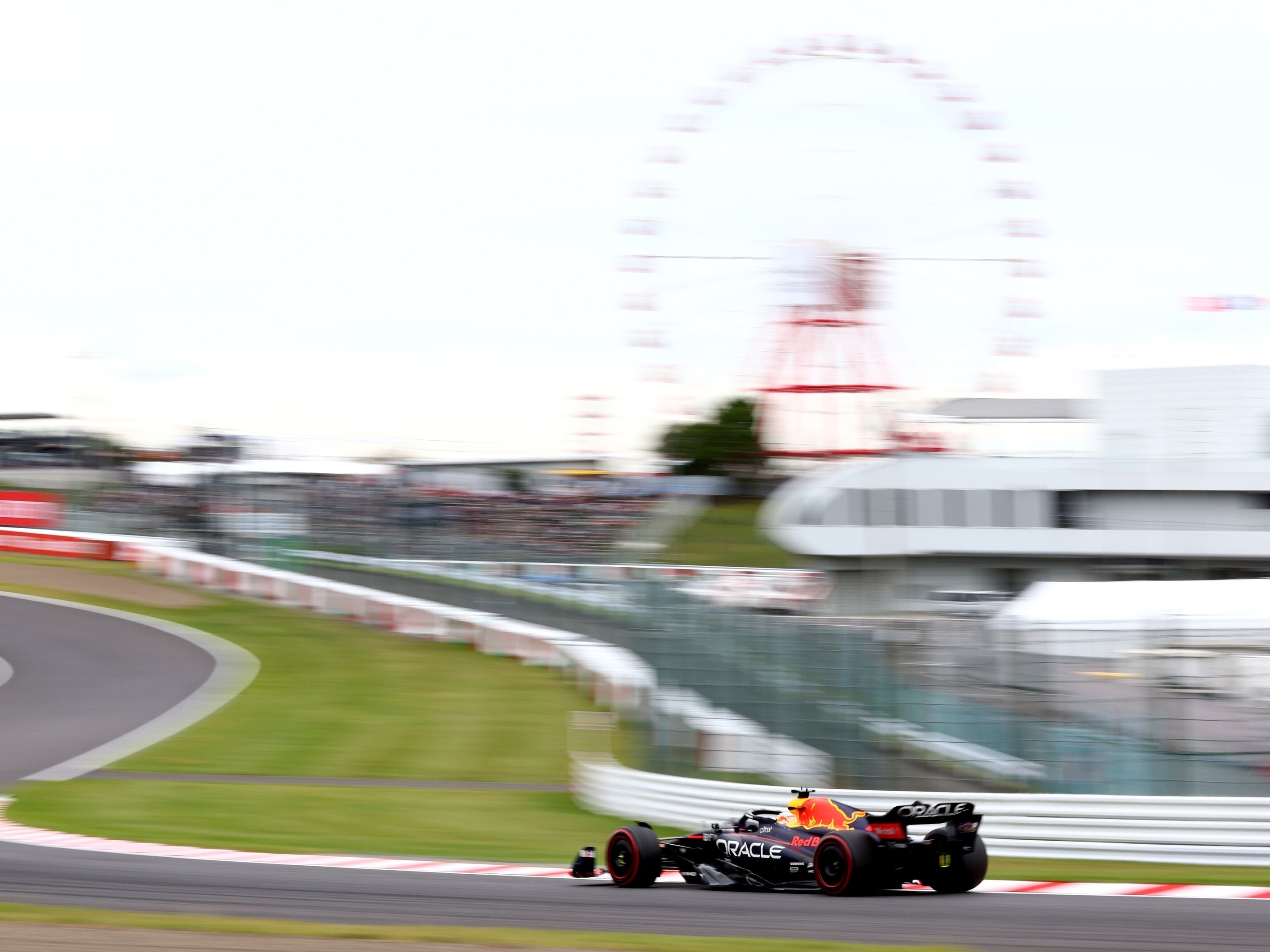 Hamilton teve sexta-feira “muito desafiadora” no Japão