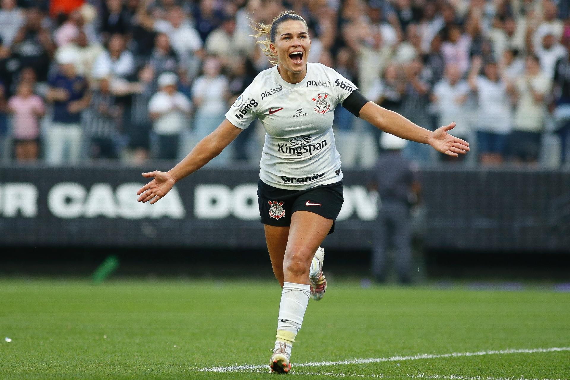 Corinthians vence Ferroviária e é penta do Brasileiro feminino