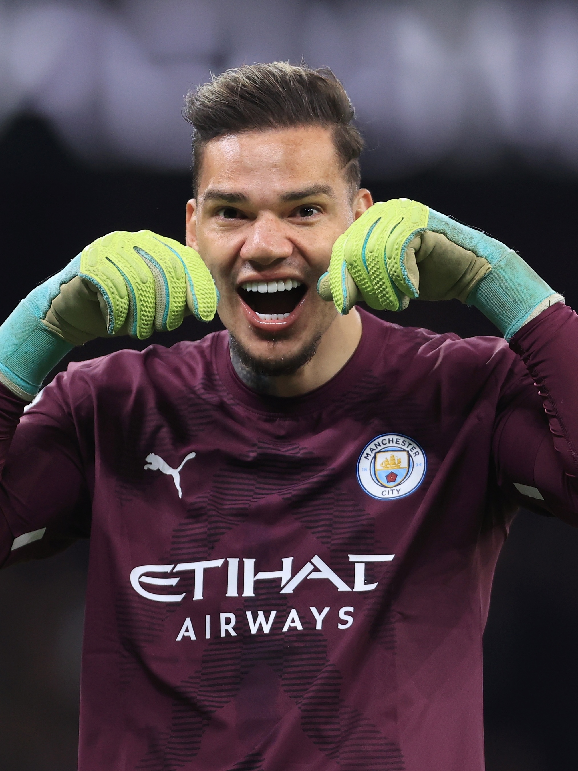 Ederson diz que Brasil é favorito e comenta sobre prêmio de melhor