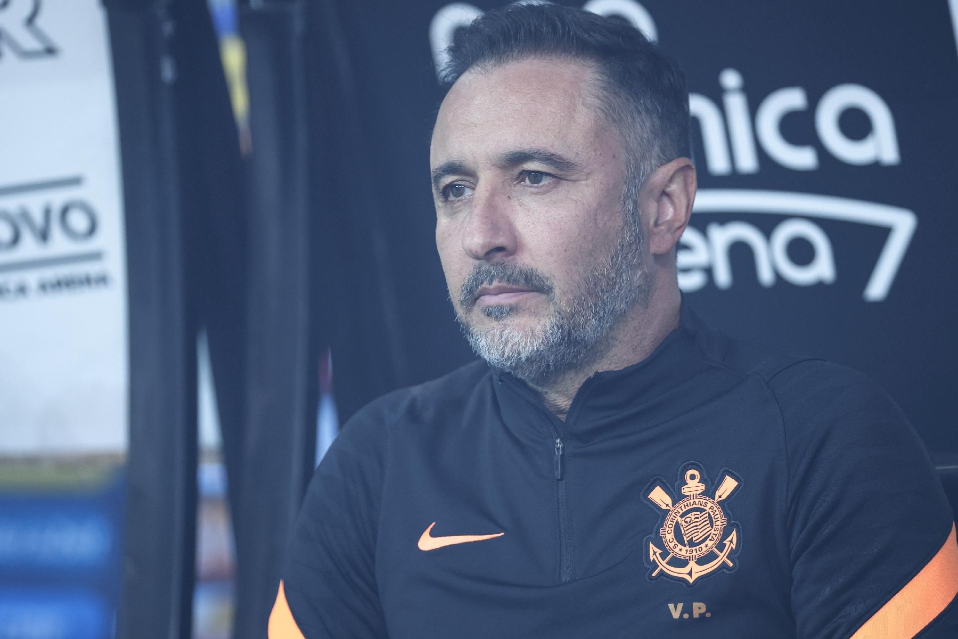 Vítor Pereira, do Corinthians, se retrata após declaração sobre cargo  ameaçado: 'Não me expressei da melhor forma' - Lance!