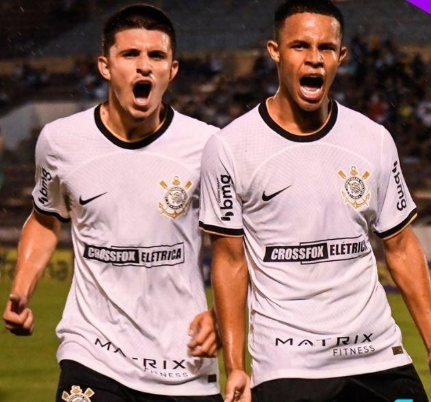 Copa bande de futebol. Hoje? Só 8x0 no Corinthians.. Haha.…