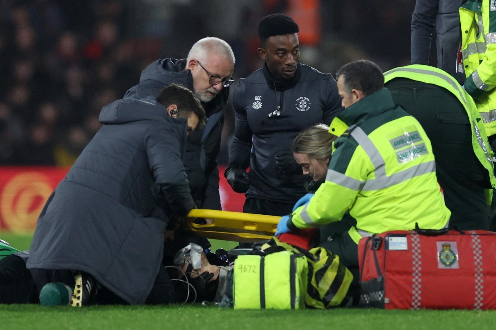 Jogador do Luton Town desmaia e partida da Premier League é suspensa, Esportes