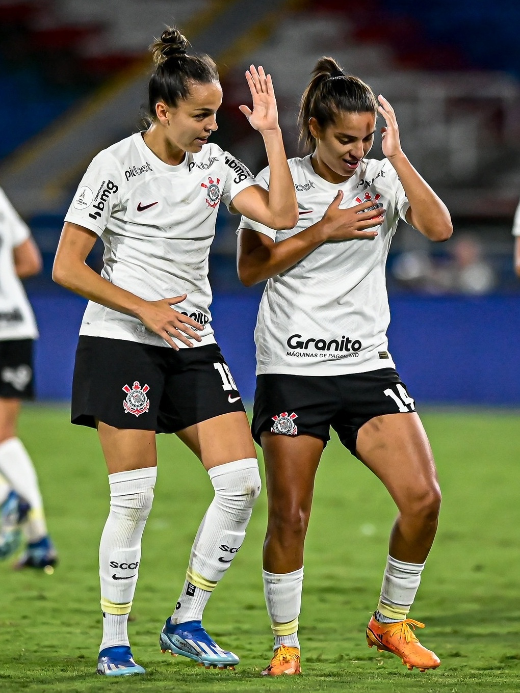 Corinthians bate o Inter nos pênaltis e vai à final da Libertadores Feminina