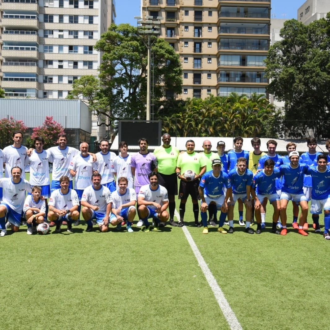 Política: Futebol e poder, o jogo do século, Esportes