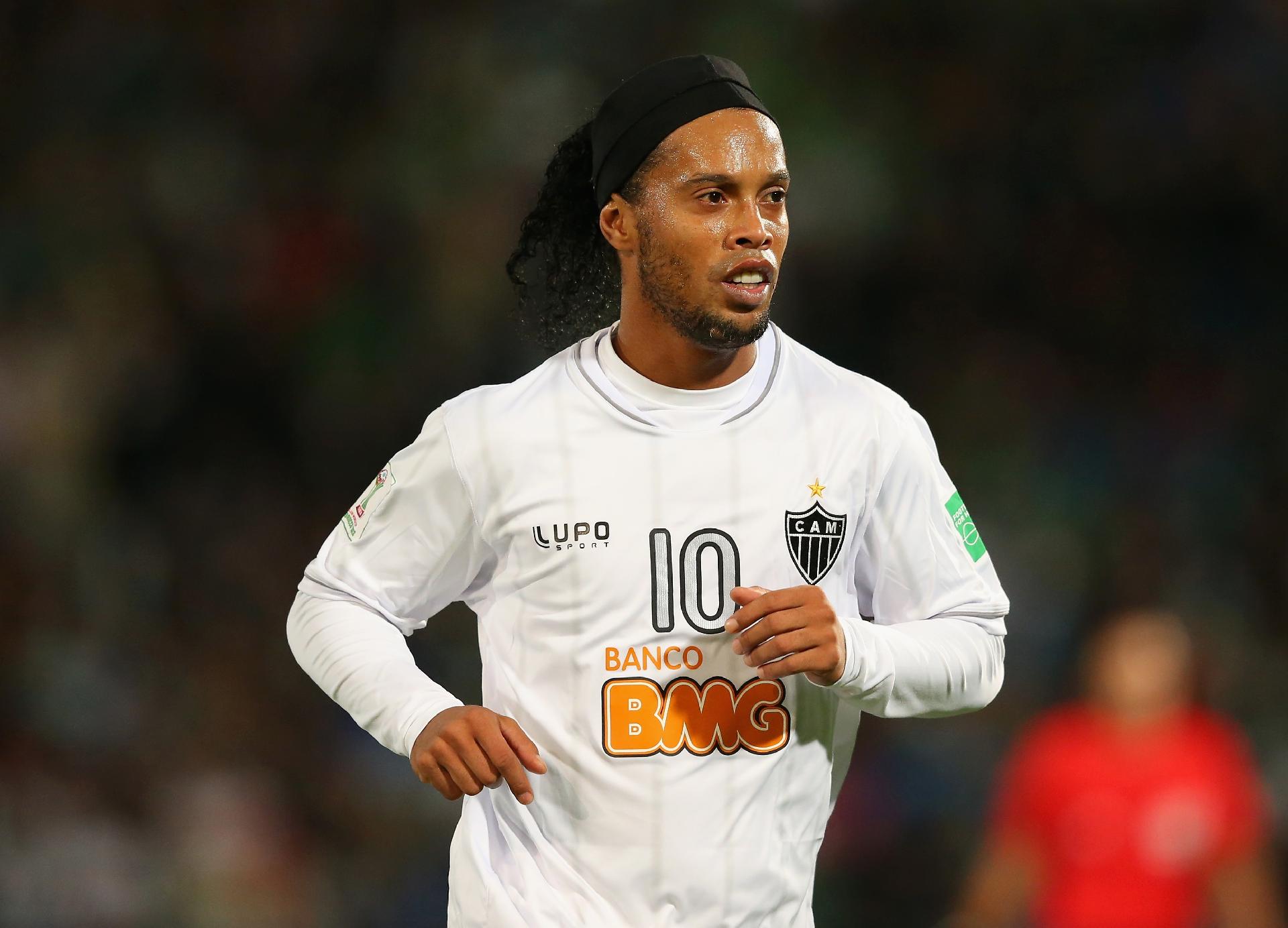 Devendo Ronaldinho Gaúcho, Atlético-MG tem contas bloqueadas