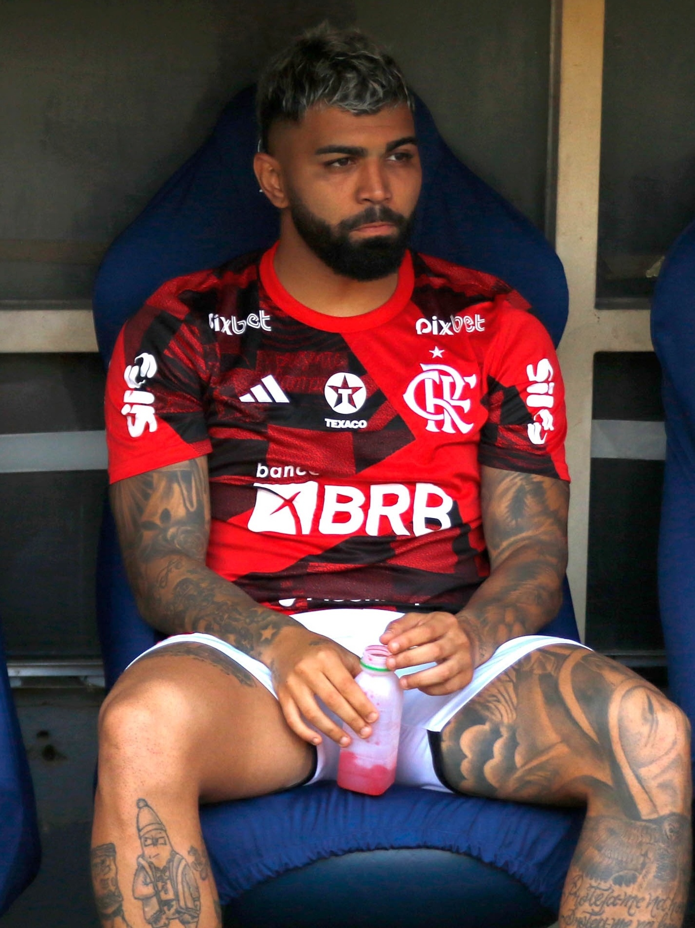 Com Gabigol e Arrascaeta no banco, Flamengo divulga escalação para jogo  contra o Corinthians