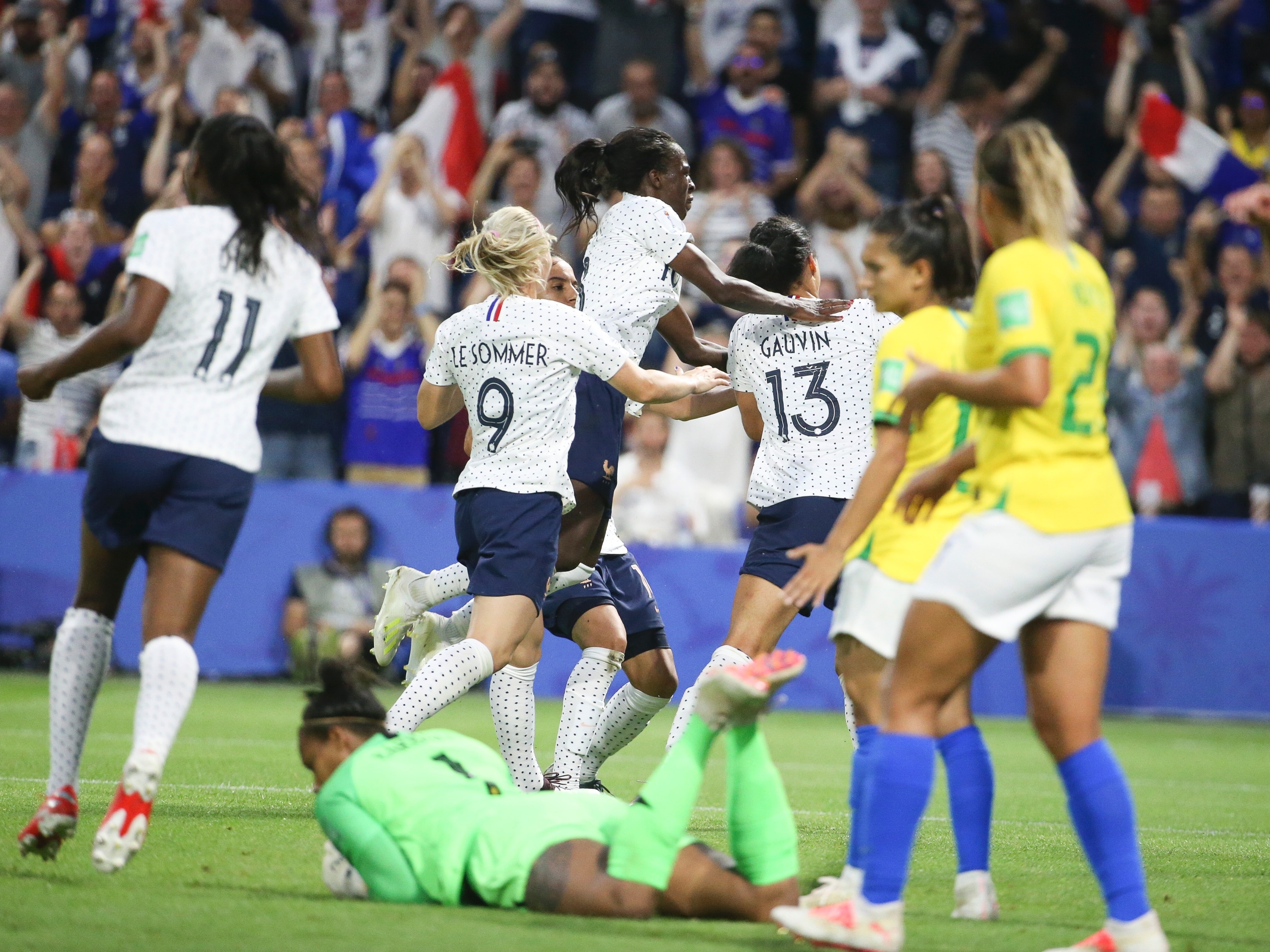 Na Copa do Mundo Feminina, Brasil perde para a França
