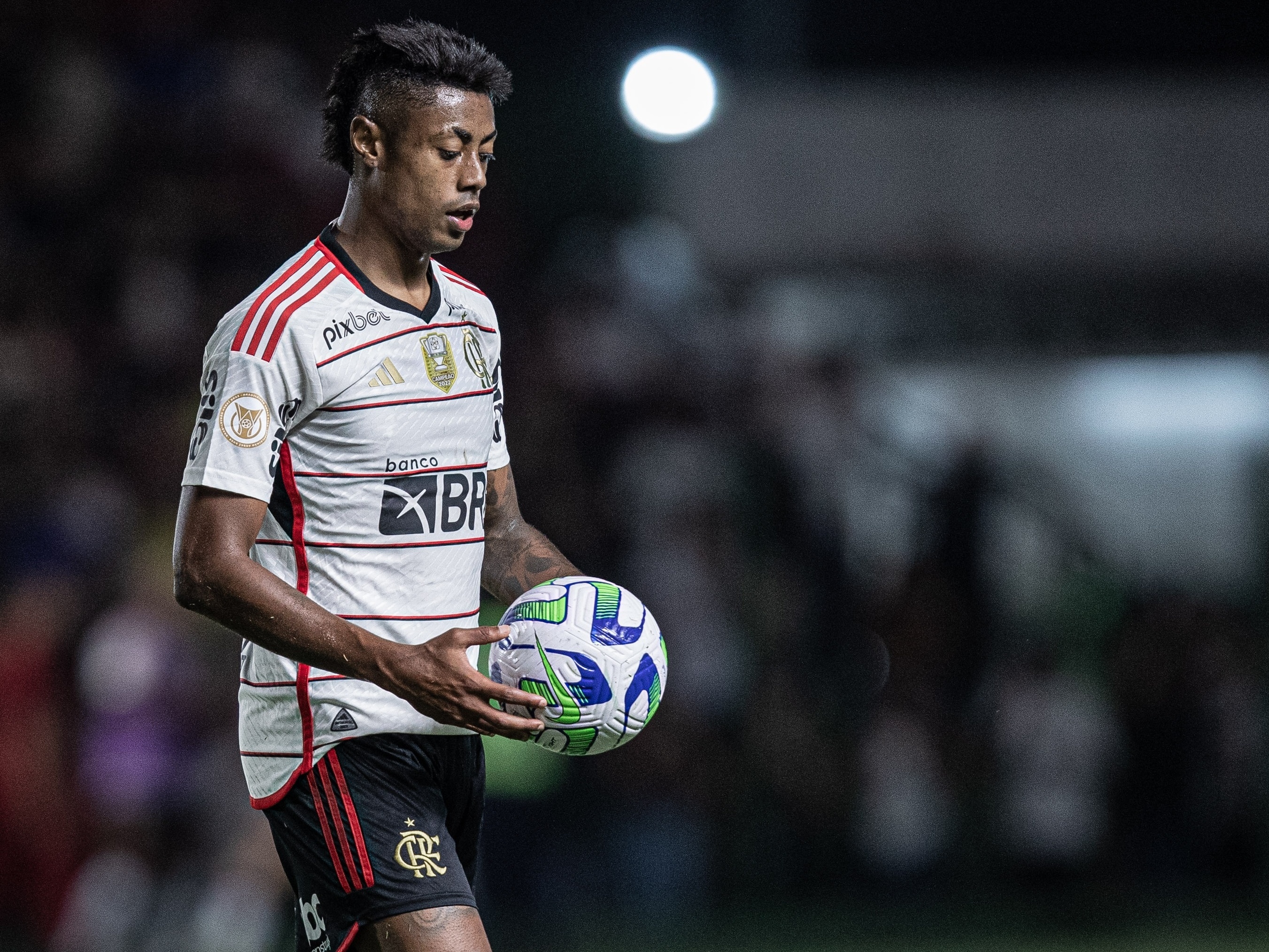 Escalação do Flamengo: Bruno Henrique vai jogar contra o Goiás?