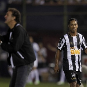 Ronaldinho Gaúcho: o Bruxo que fez sonhar enquanto sorriu