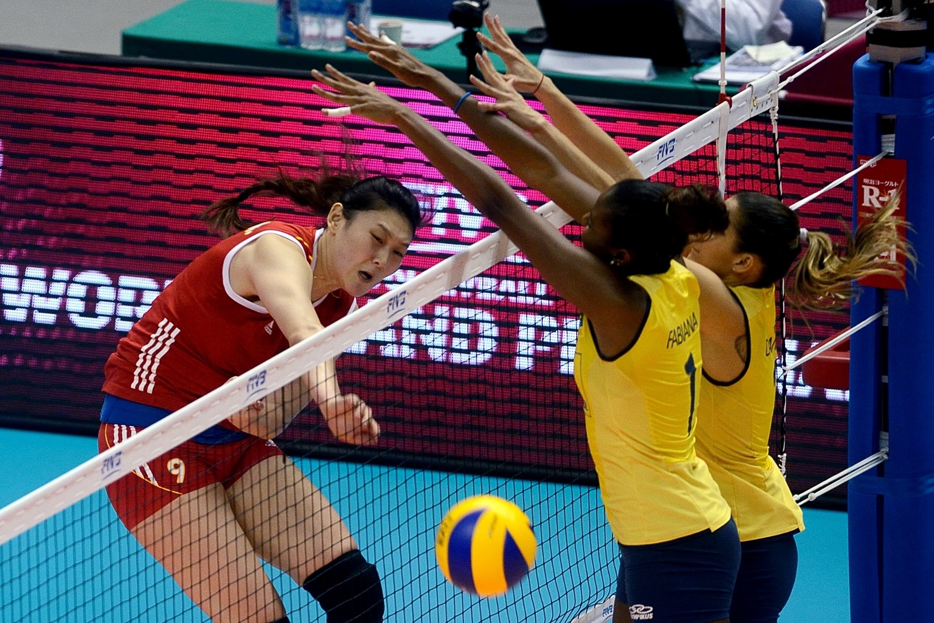 Fotos: Brasil x China pelo Grand Prix de Vôlei - 01/09/2013 - UOL Esporte