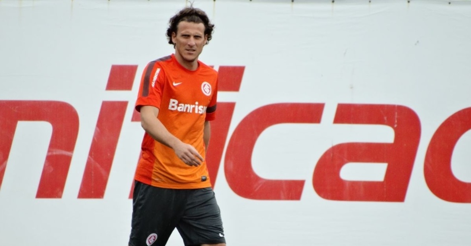 Diego Forlán faz treino físico na Sogipa