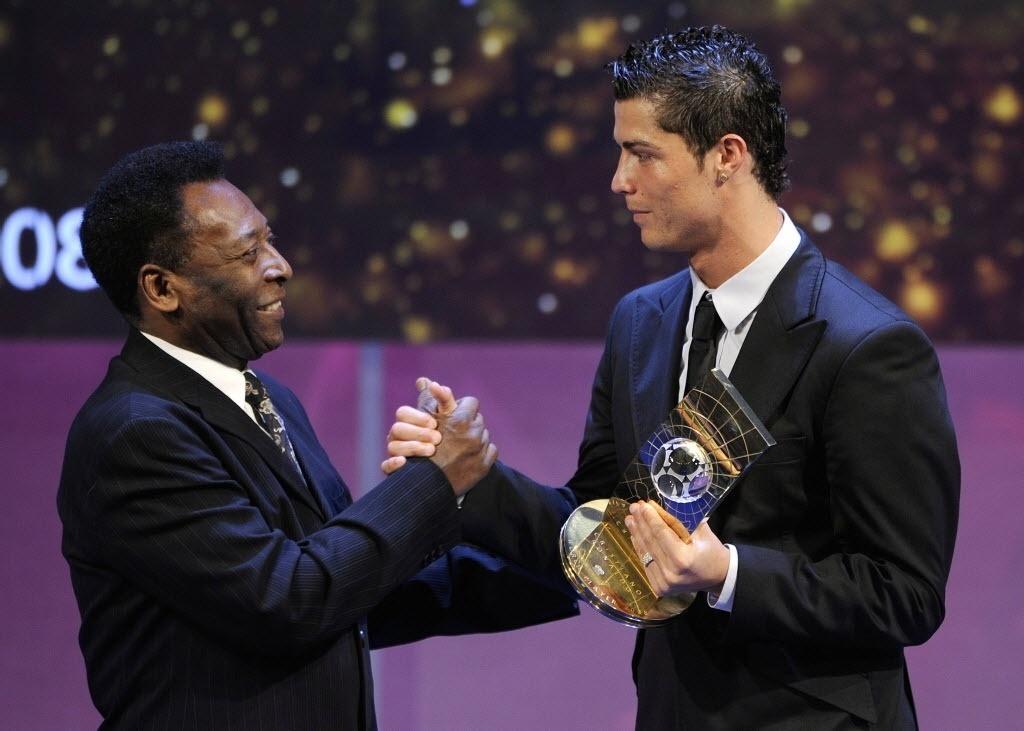 Cristiano Ronaldo agradece Pelé após recorde e reconhecimento do