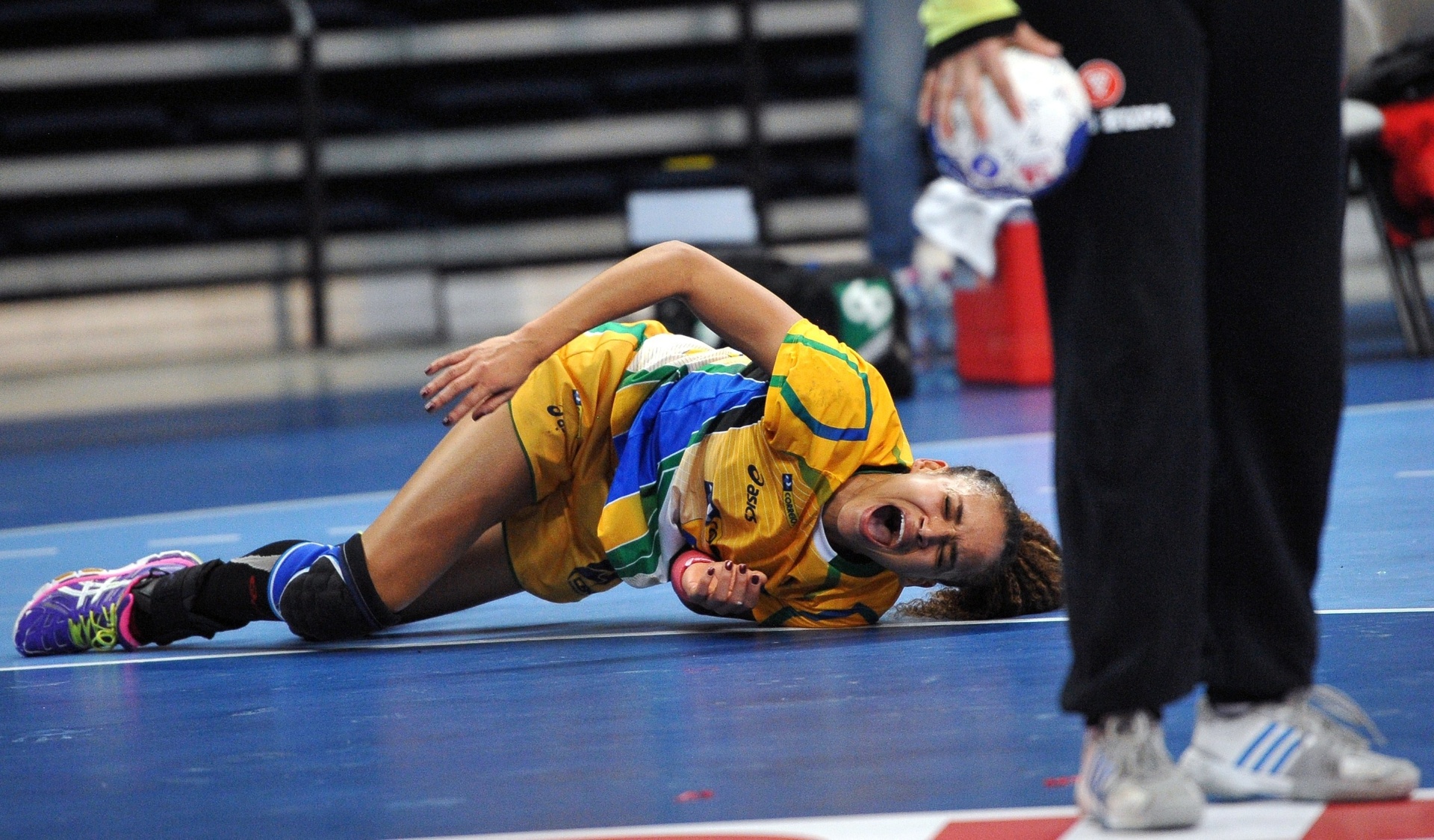 Brasil Fatura Hist Rico T Tulo Mundial No Handebol E Cala Caldeir O