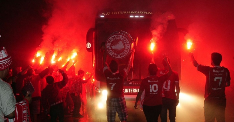 Inter Recebido Ruas De Fogo E Festa Da Torcida Em Gramado