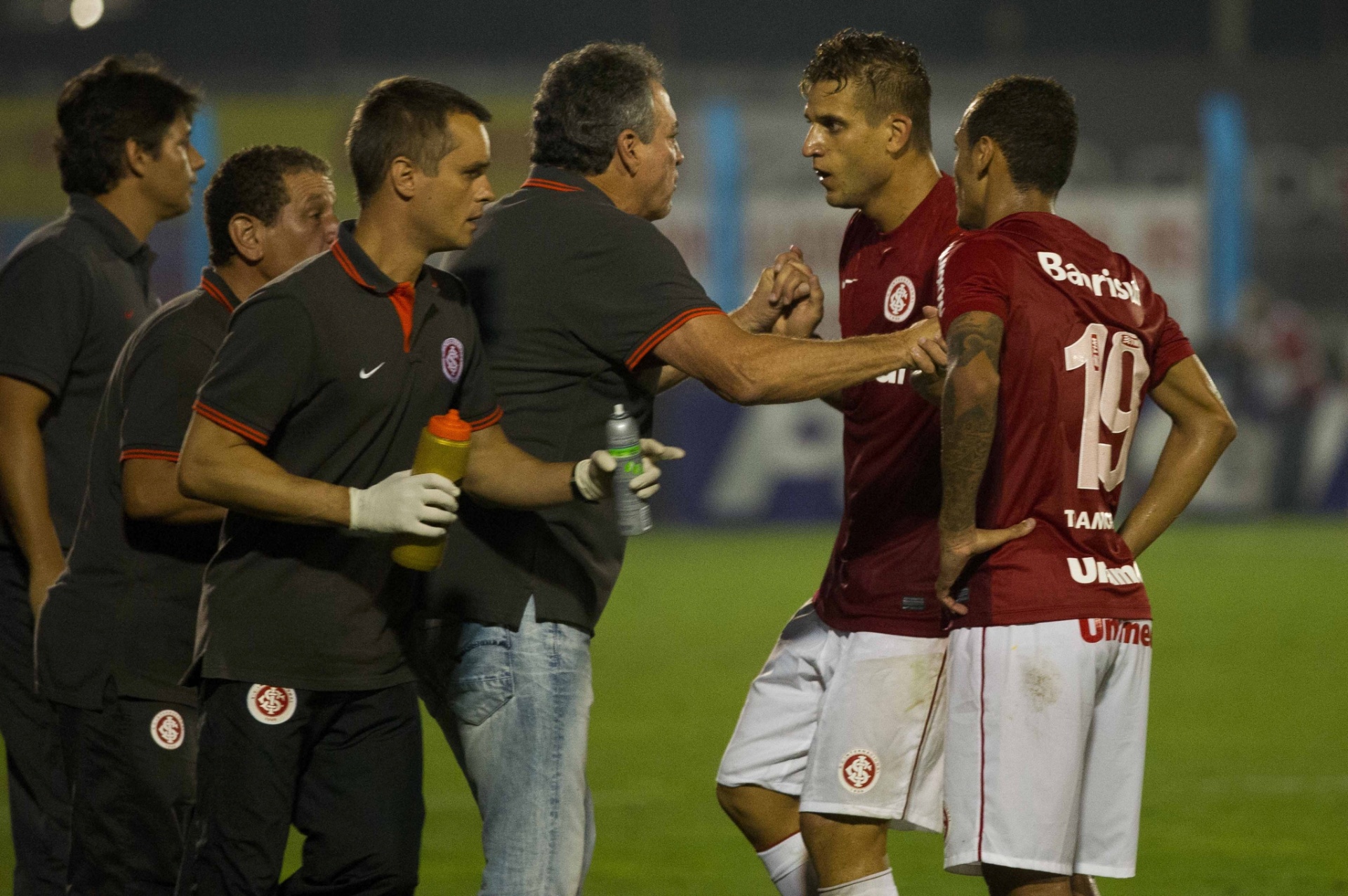 D Alessandro sente a coxa e vira dúvida para estreia na Copa do Brasil