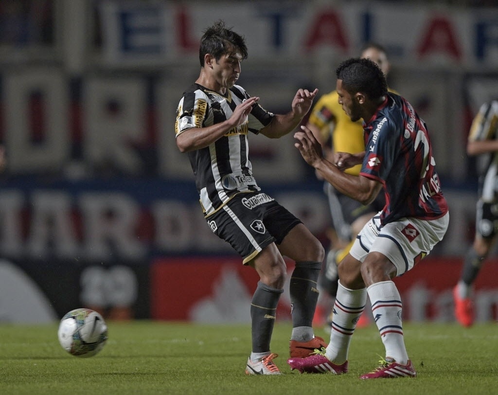 Botafogo perde para S. Lorenzo, se junta ao Fla e está fora da ...