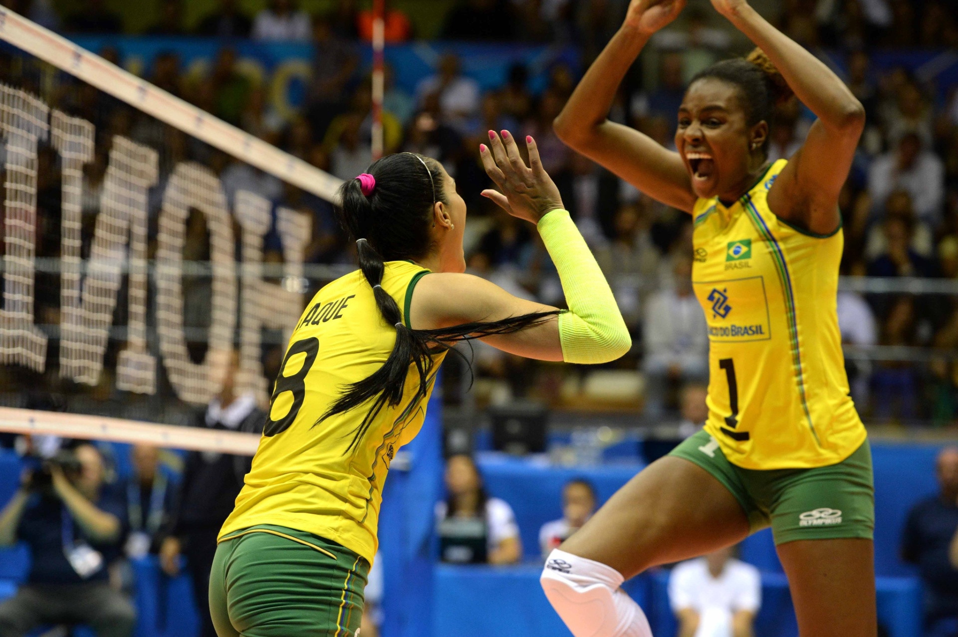 Fotos Brasil enfrenta Sérvia pelo Mundial feminino de vôlei 28 09