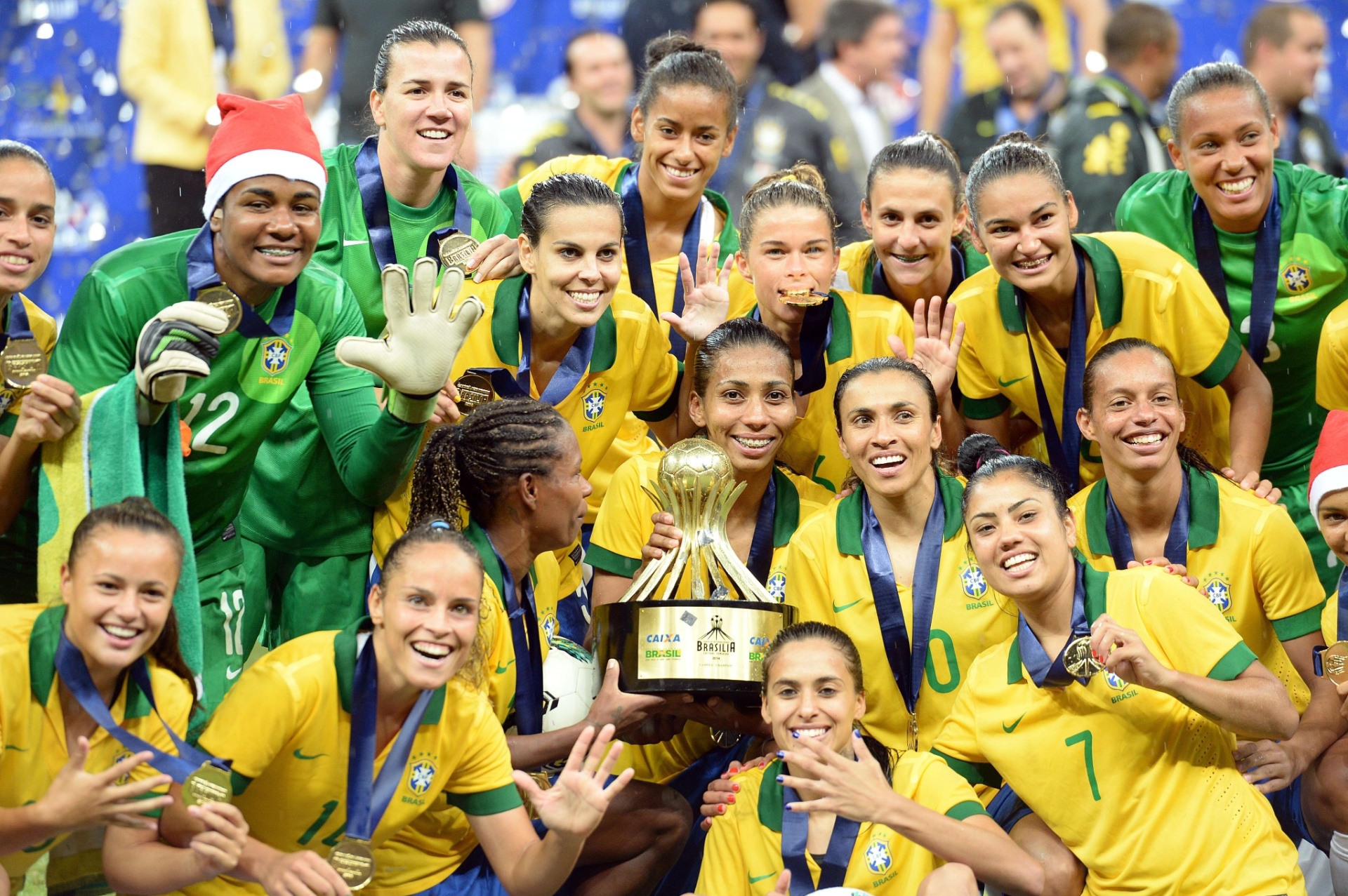Seleção Feminina De Futebol Conquista Título Sobre Campeãs Olímpicas 21122014 Uol Esporte 0605
