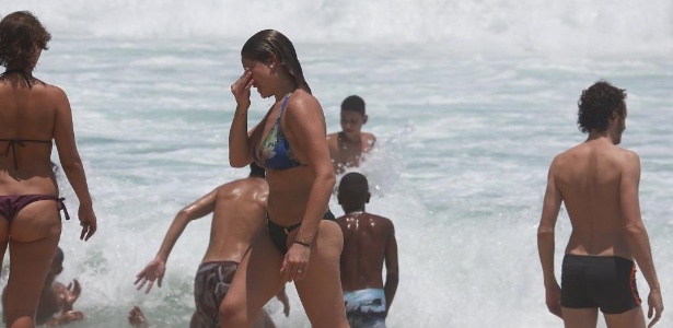 Fernanda Gentil Curte O Dia De Praia No Rio De Janeiro Not Cias Bol