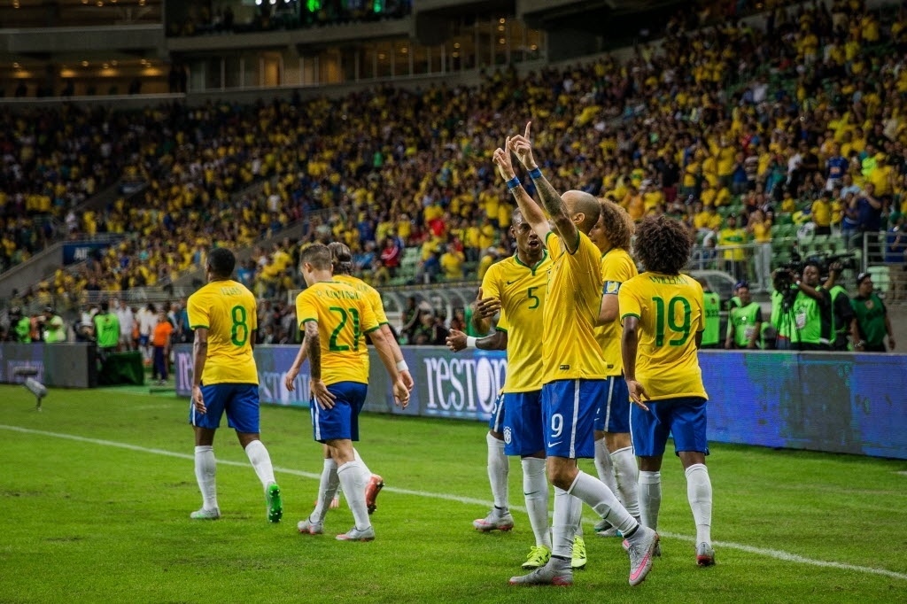 Amistoso internacional veja fotos de Brasil x México Notícias BOL