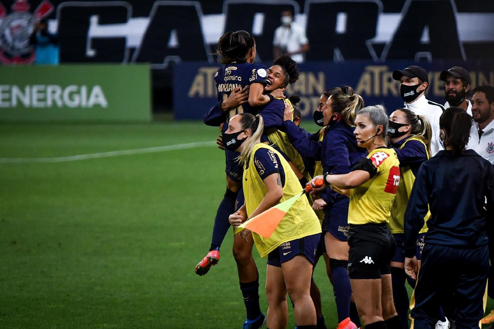Corinthians atropela o Palmeiras e ganha o Brasileiro Feminino pela 3ª ...