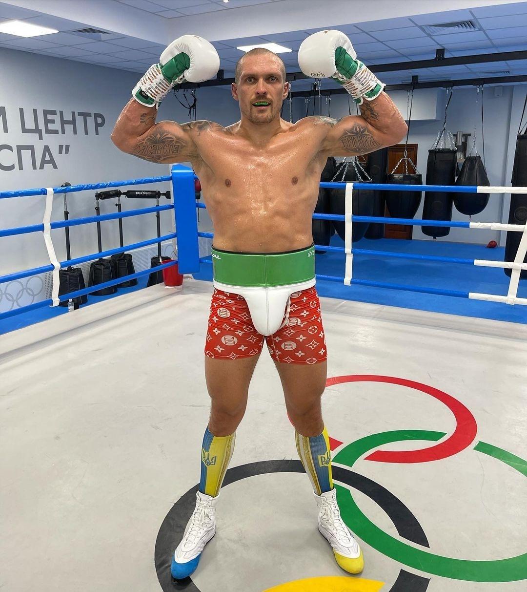 Rússia convoca ex-campeão mundial de boxe para guerra com Ucrânia