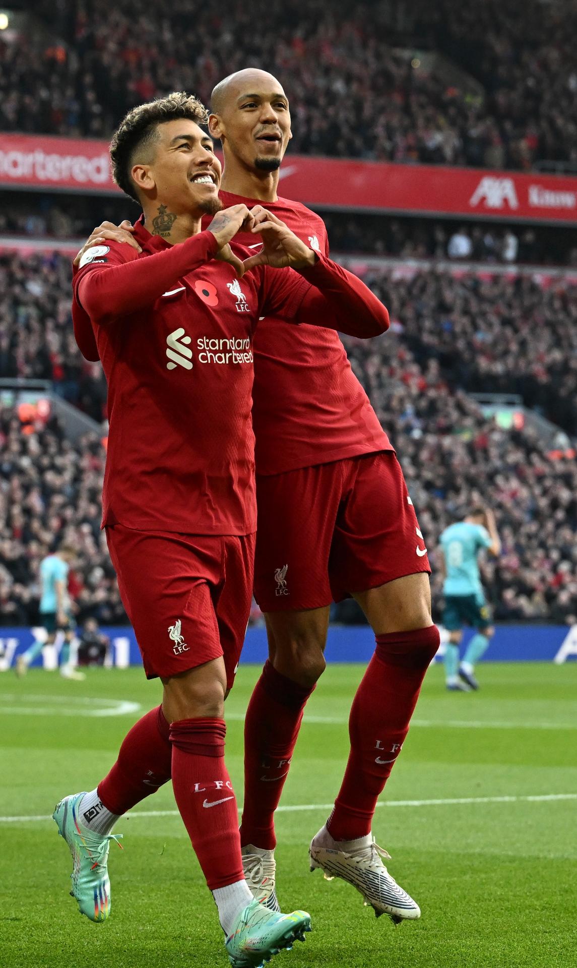 Liverpool anuncia saída de Firmino e mais três jogadores