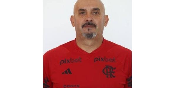 Flamengo Demite Preparador F Sico Que Agrediu Pedro