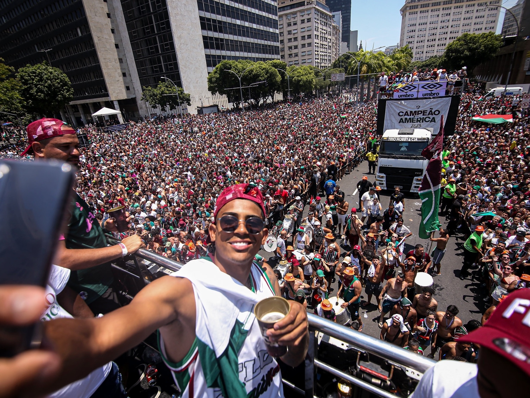 As vésperas da estreia do Fluminense no Mundial, John Kennedy diz que  trabalharia com eventos: 'Gosto da noite' - Lance!