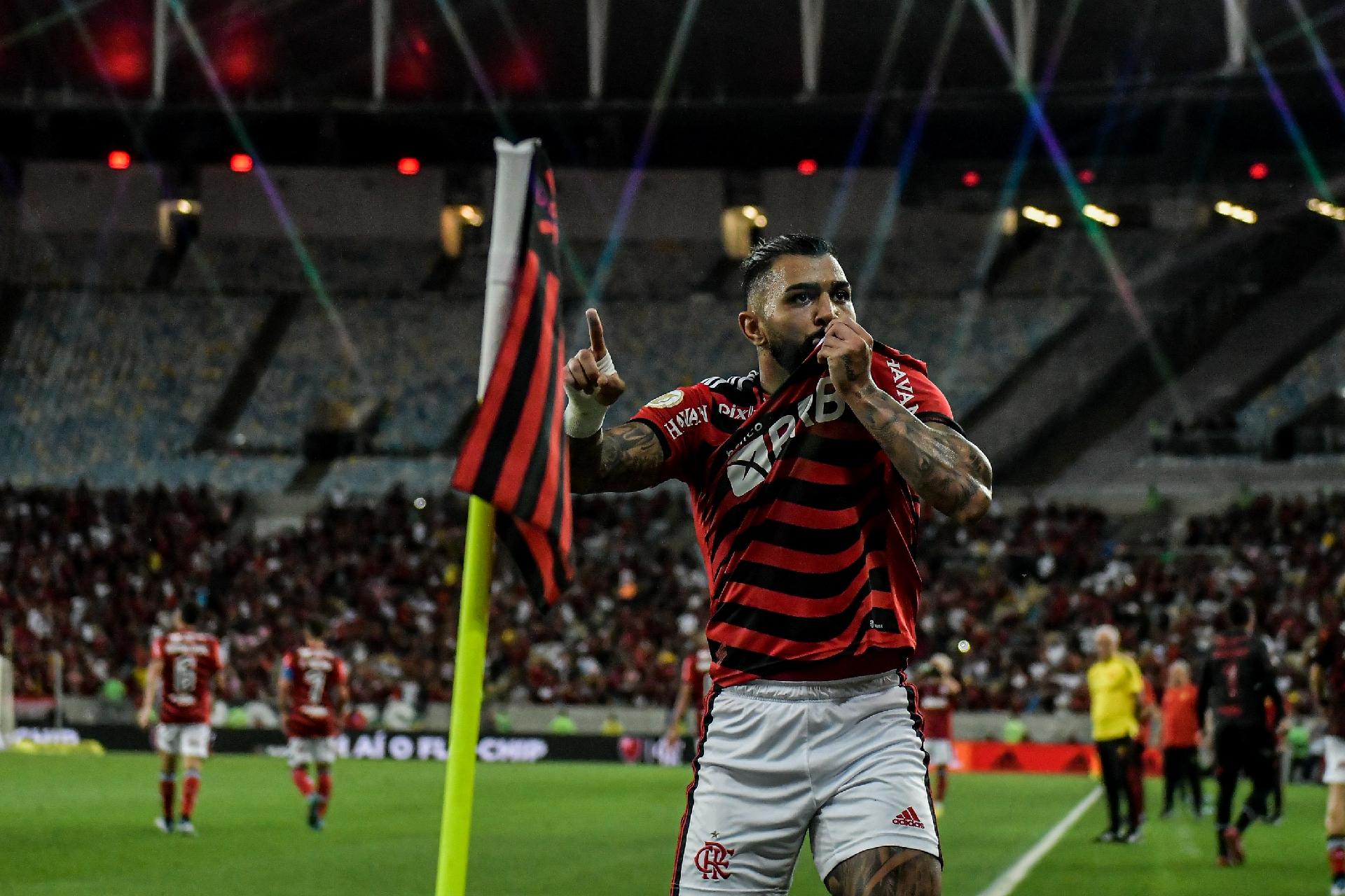 🏟️ De Pelé a Zico! Relembre as finais de Libertadores no Maracanã