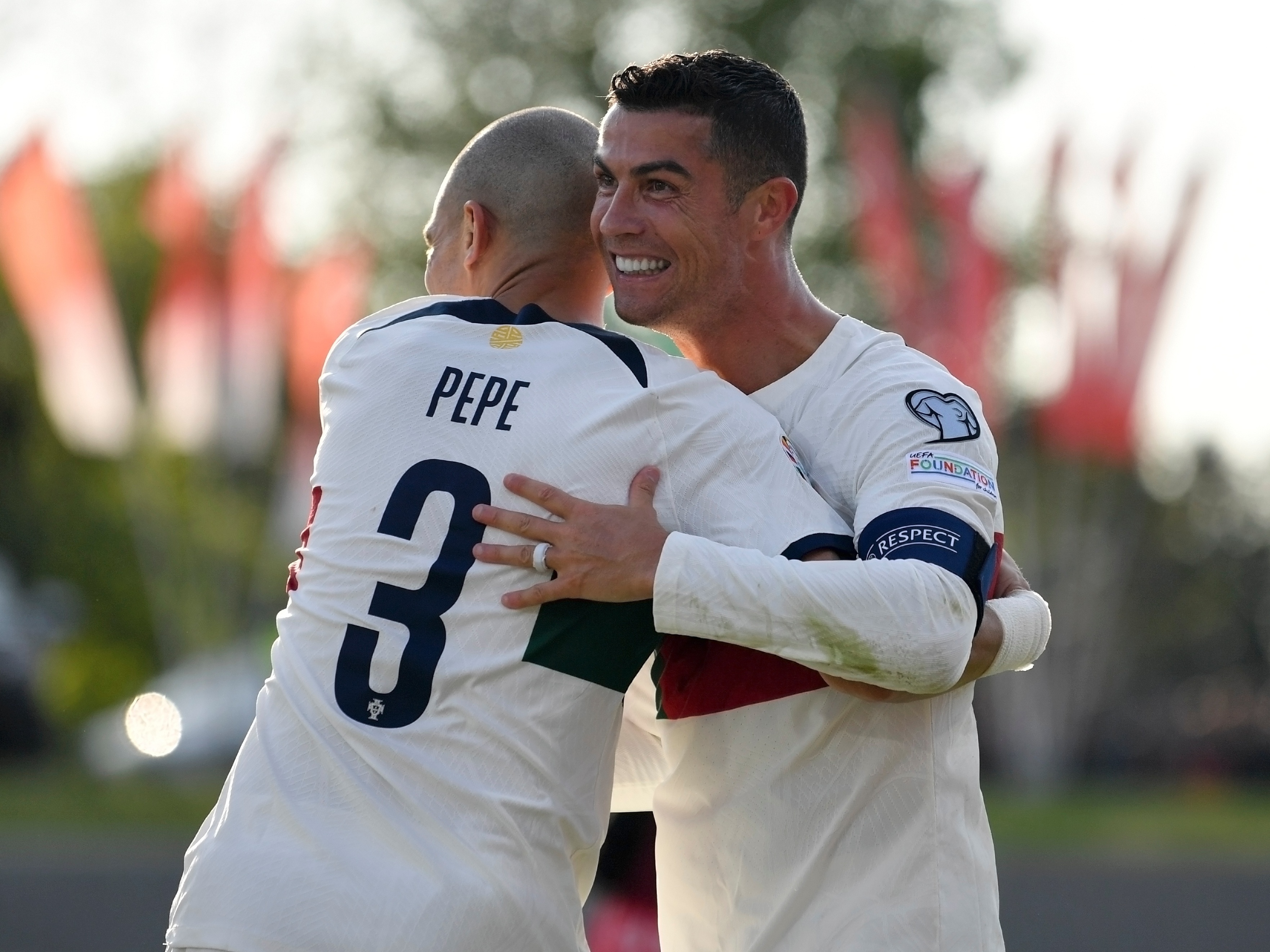 Portugal bate Eslováquia e lidera chave na Eliminatória da Eurocopa