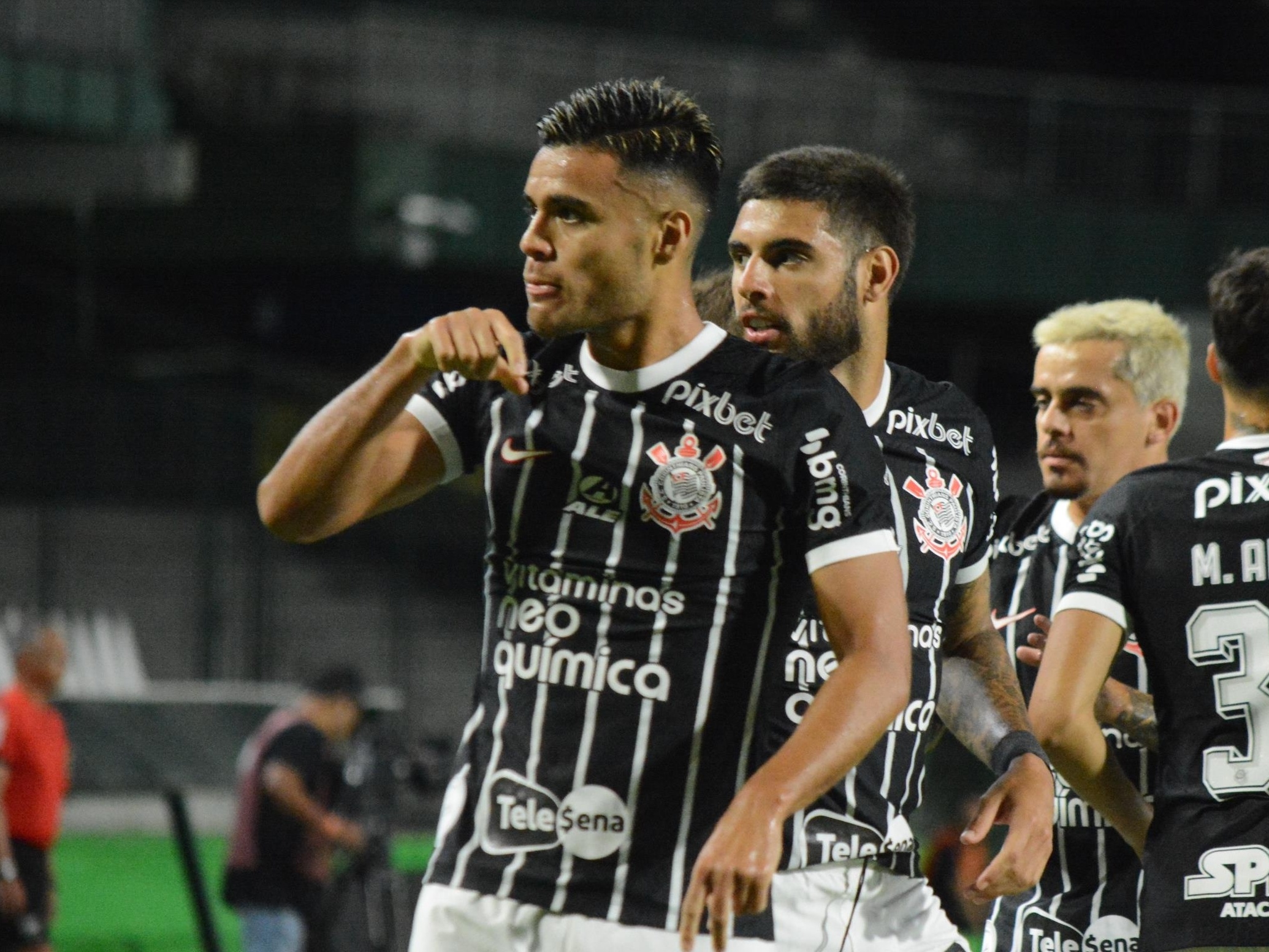 Corinthians recusa R$ 32 milhões por Fausto Vera e faz contraproposta