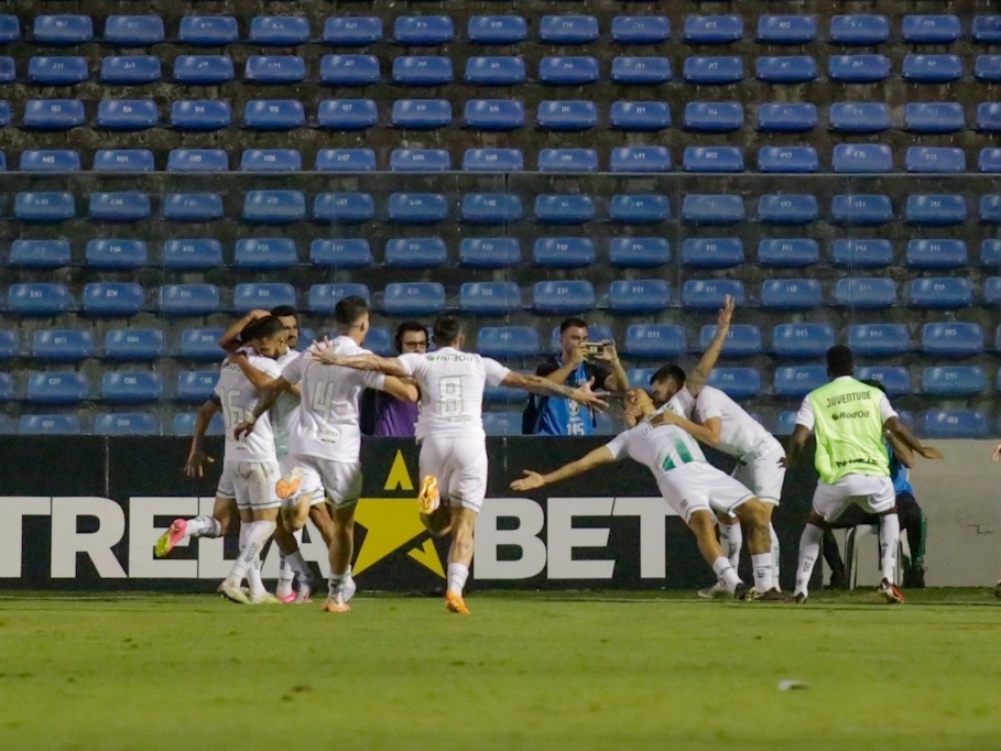 Veja onde assistir jogos do Brasileirão Série B (25/11/2023)