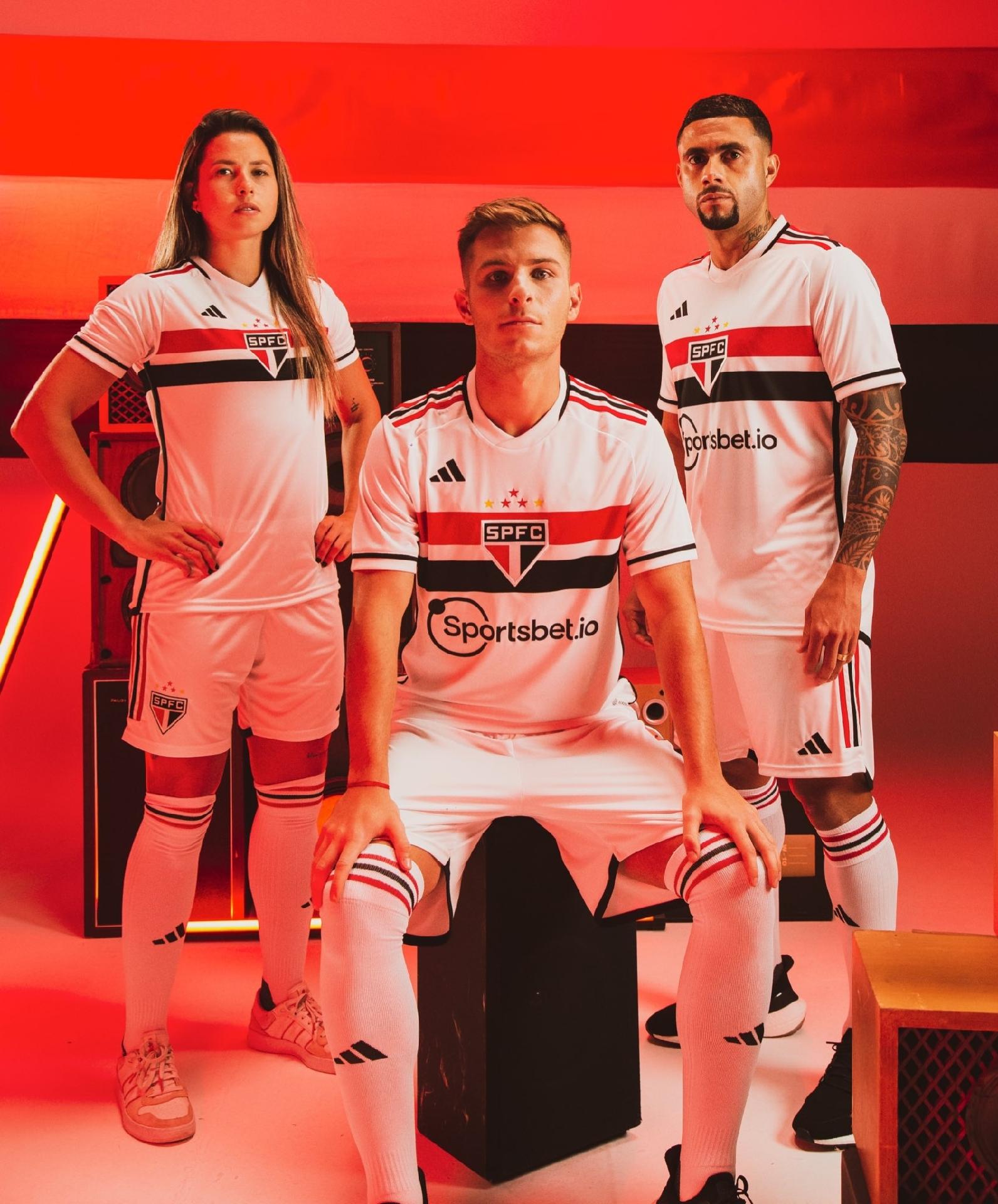 São Paulo lança novo terceiro uniforme para a temporada 2023/24; veja fotos