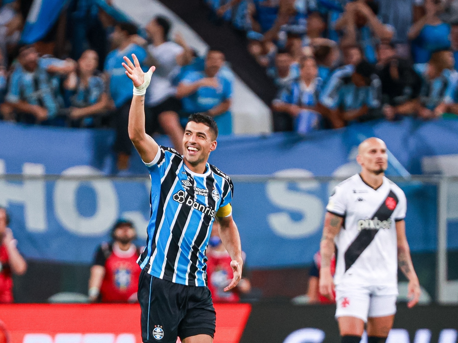 Reforço do Grêmio, Suárez comenta em publicação do Vasco desejando