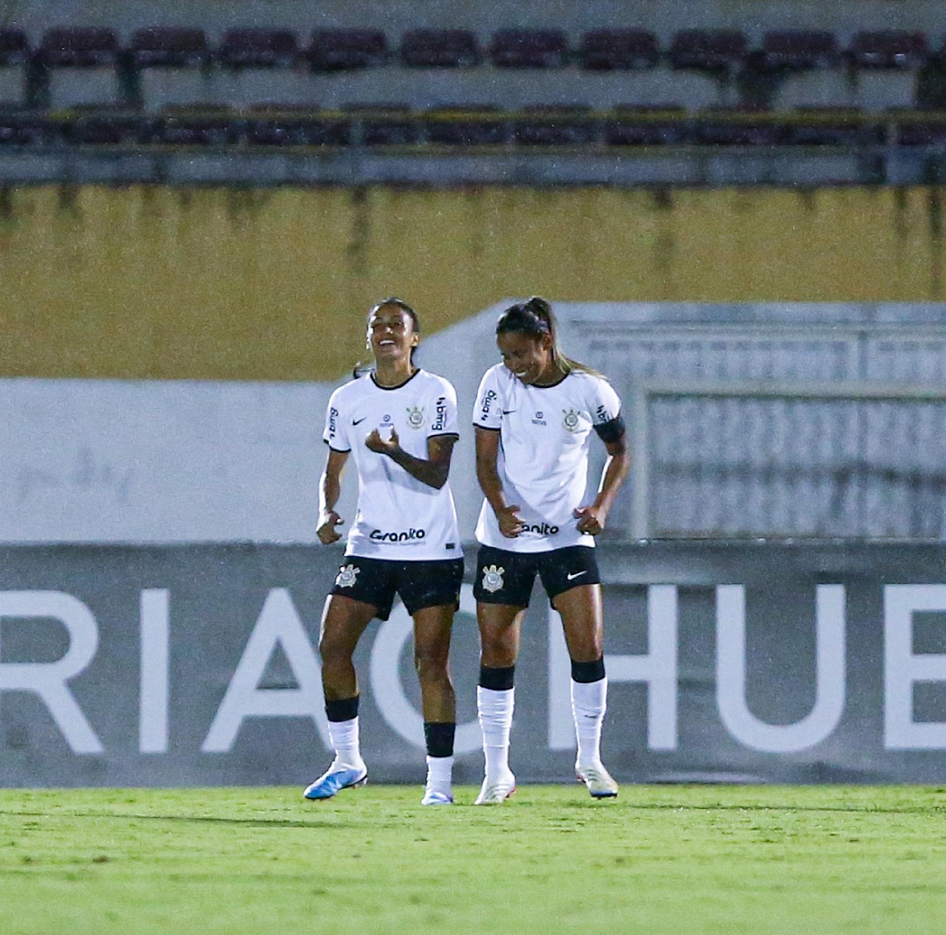 Meninas do Corinthians Futebol Feminino golearam a Juventus por 4 a 0