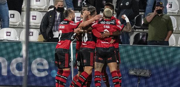 Em Jogo Surpreendente Flamengo Atropela Olimpia No Contra Ataque