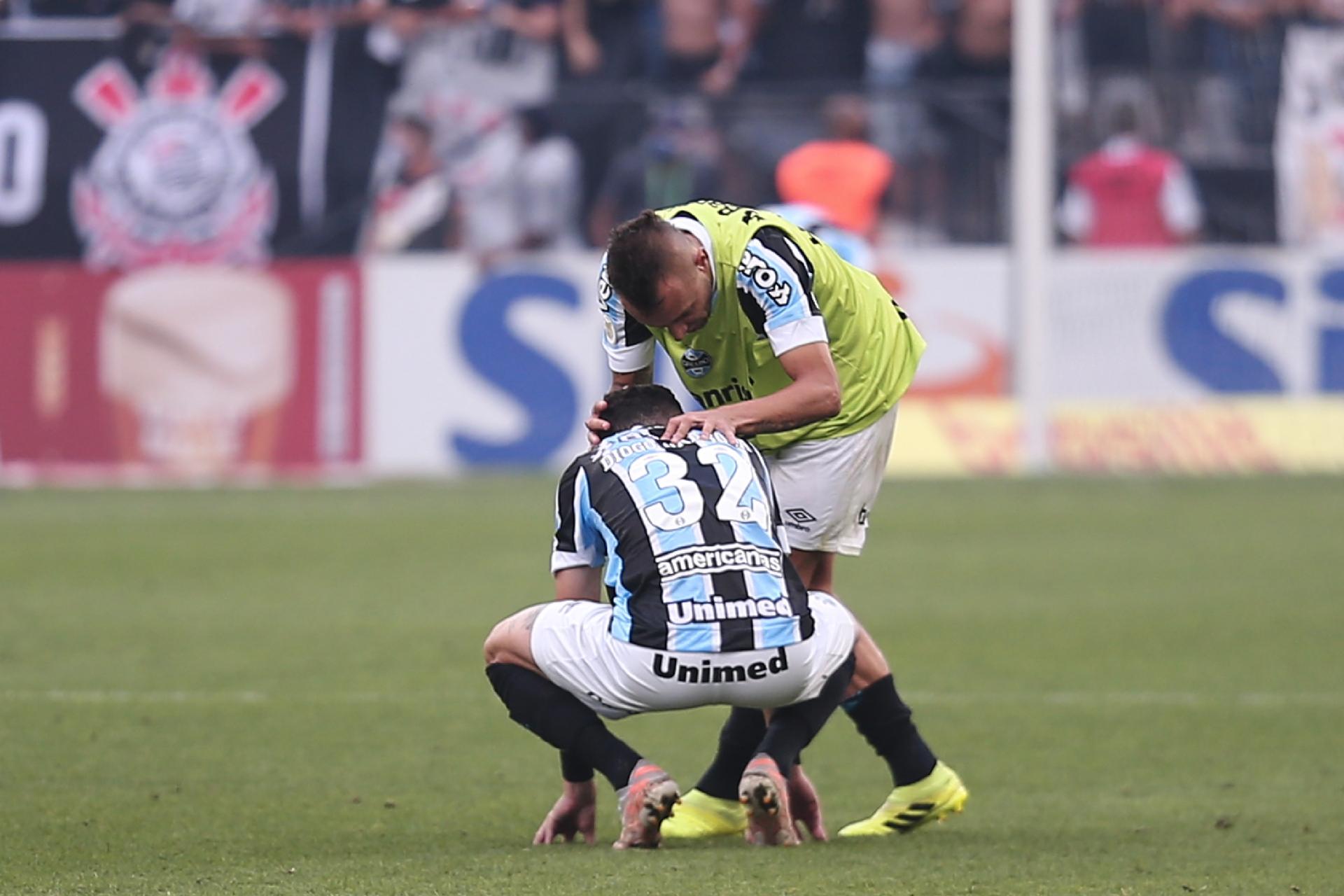 CBF adia jogo entre Corinthians e Grêmio