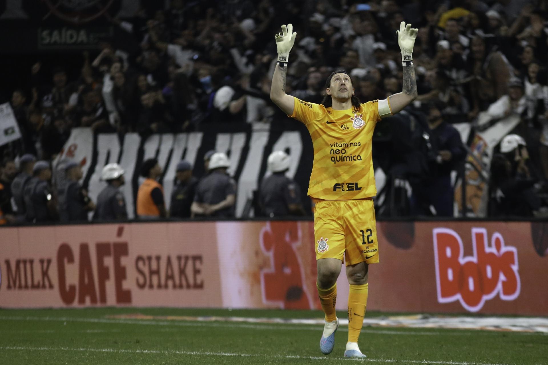 Cássio amplia recorde e chega a 31 defesas de pênaltis no Corinthians: O  importante é que passamos, corinthians