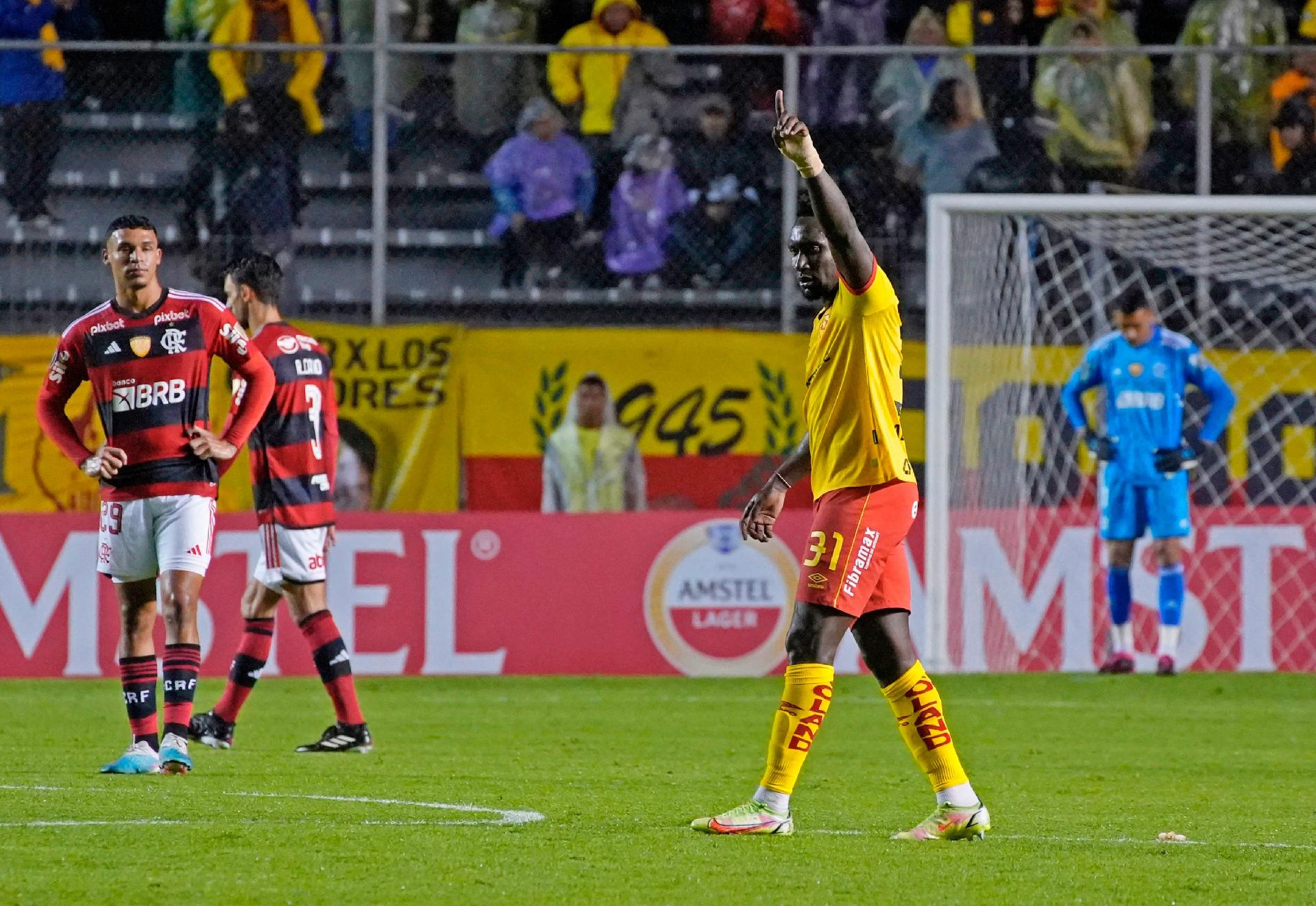 Wesley dá a volta por cima e ajuda Flamengo na Libertadores