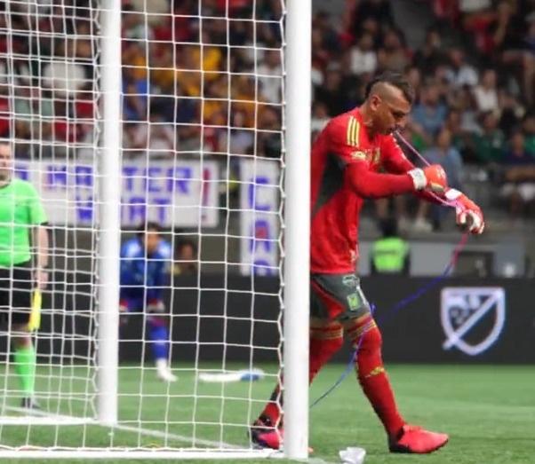 Veja o que faz o Mágico, melhor do mundo do futsal que tem