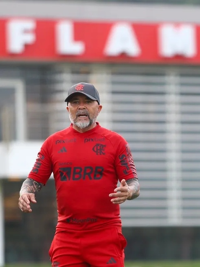 Sampaoli chega ao Ninho para treino do Flamengo hoje (26)