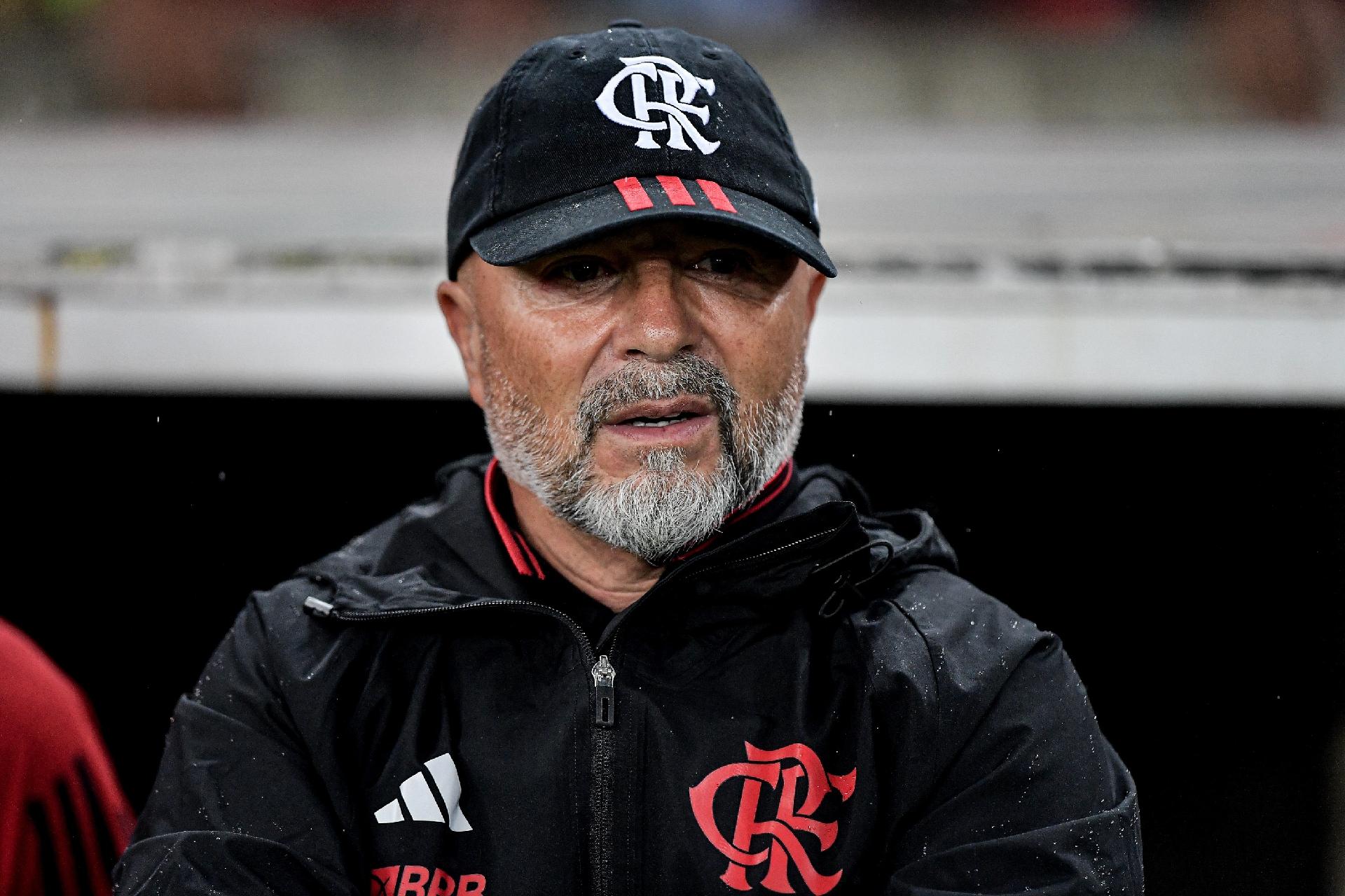 Apenas 2 jogadores atuaram em todos os jogos do Flamengo na 'Era Sampaoli