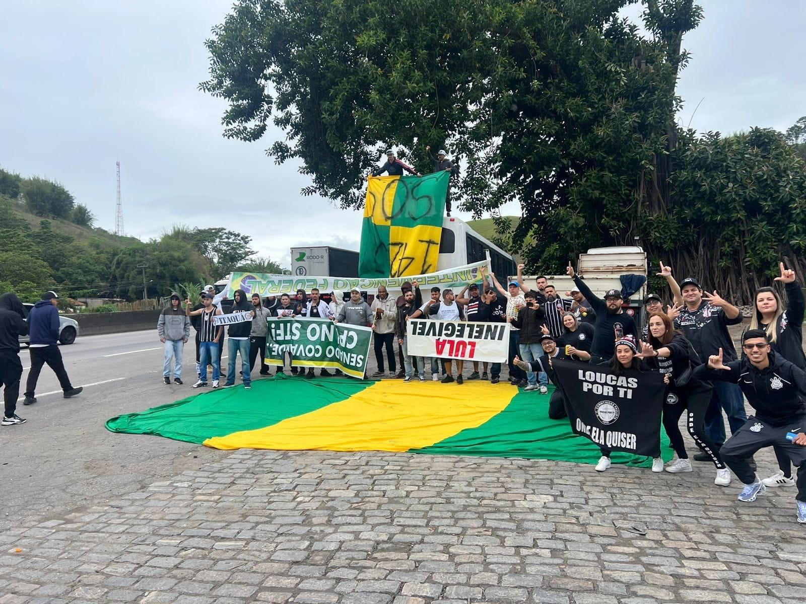 União Flarinthians voltou??? . . . . #corinthians #torcidadocorinthian