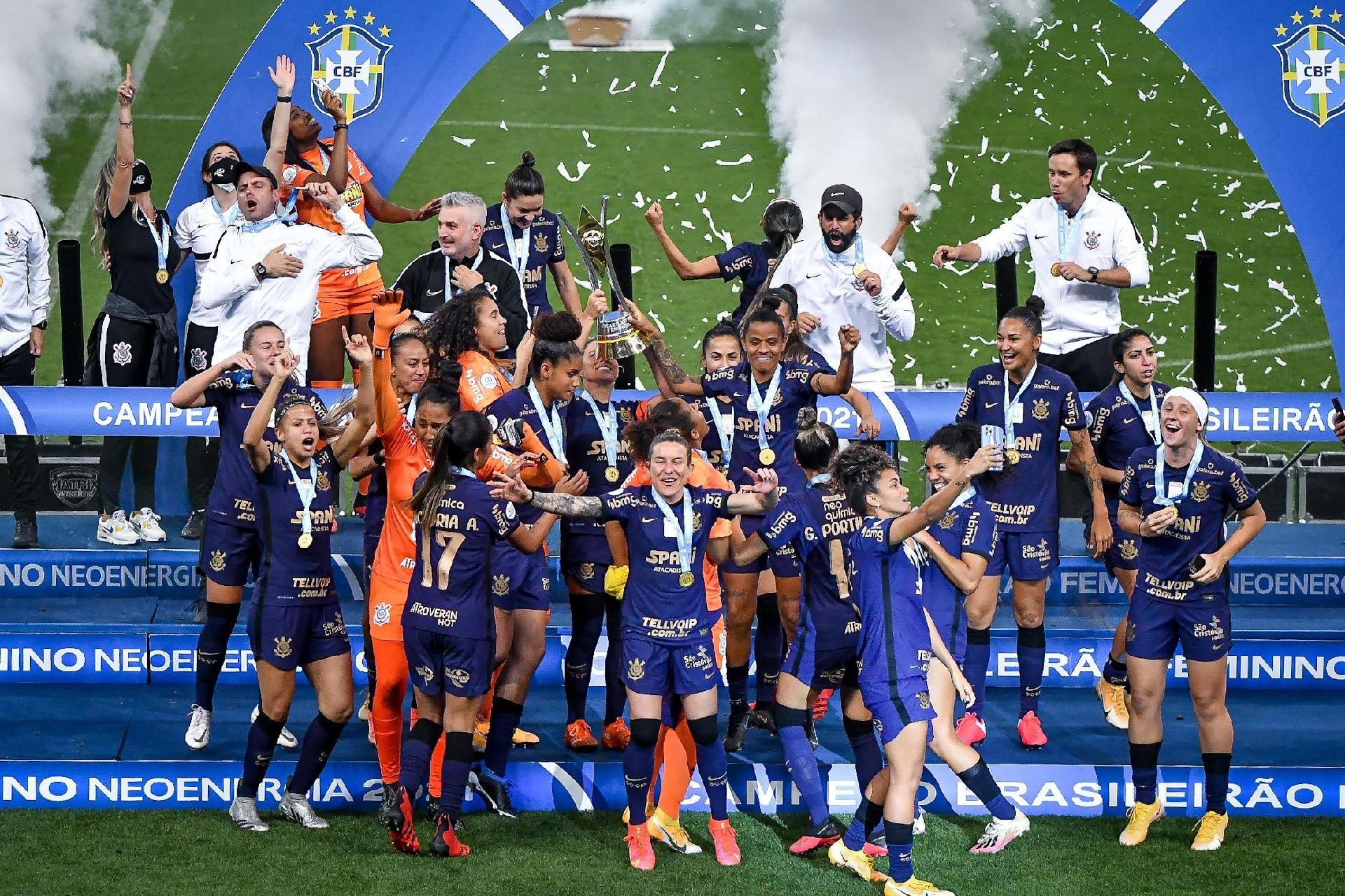 Corinthians atropela o Palmeiras e ganha o Brasileiro Feminino pela 3ª ...