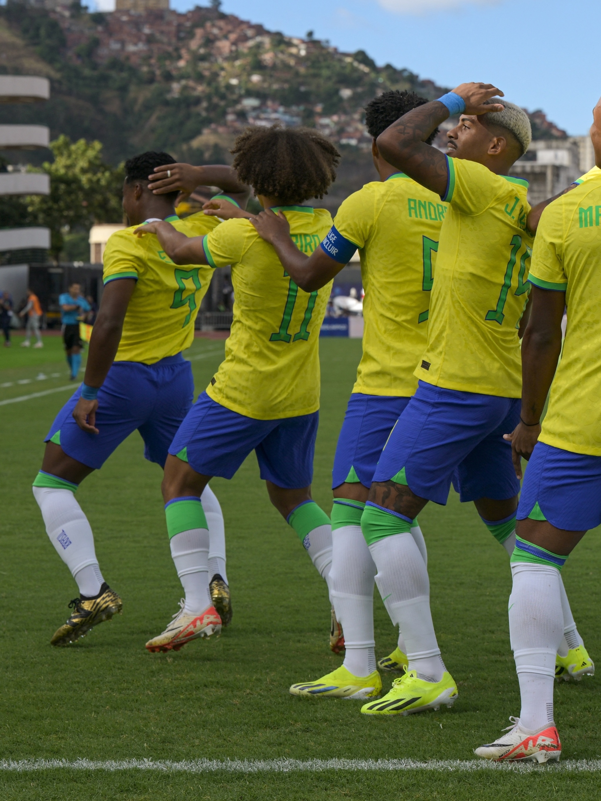 Brasil estreia no Pré-Olímpico de futebol com 1 a 0 sobre a