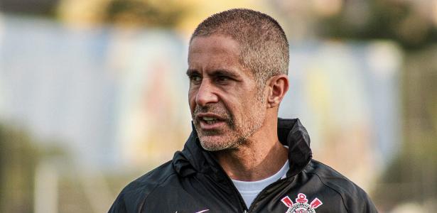 Sylvinho Completa Um M S De Sua Estreia Pelo Corinthians Veja N Meros